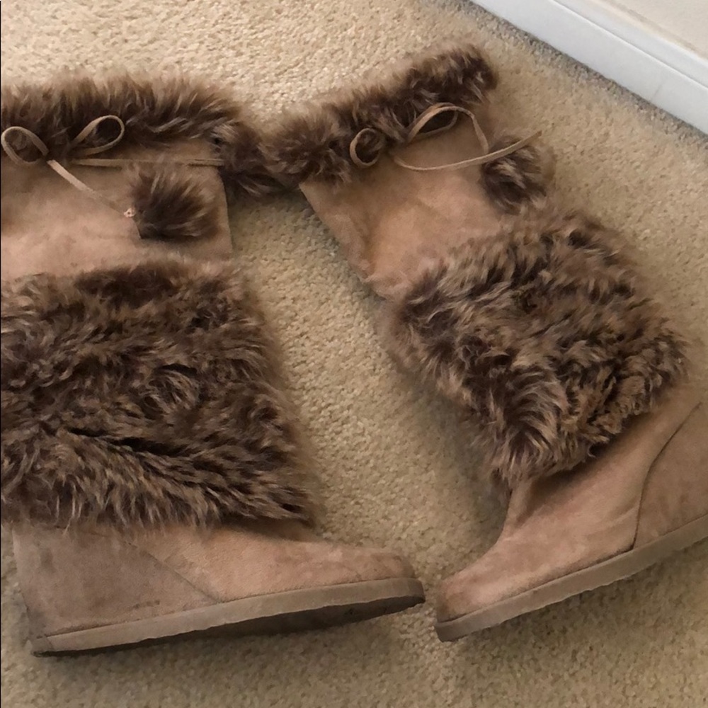 Boots - Picture 3 of 3